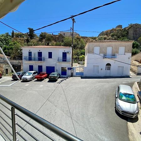 Blu Blu Apartment With Castle View Koroni  Exterior foto