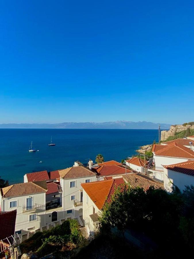 Blu Blu Apartment With Castle View Koroni  Exterior foto