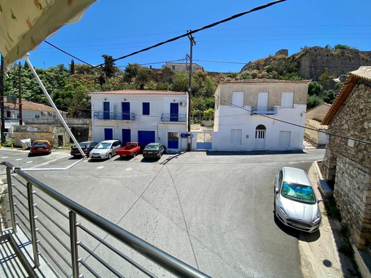 Blu Blu Apartment With Castle View Koroni  Exterior foto